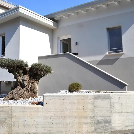 Iris Ar Holiday-home Apartman *