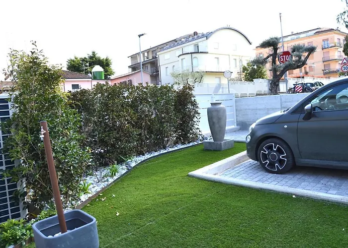 Iris Ar Holiday-home * 페스키에라델가르다